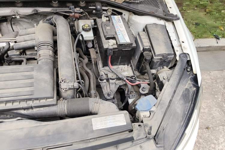 Used Volkswagen Golf 2014 1.4TSI Automatic Comfort Model Engine Bay Left