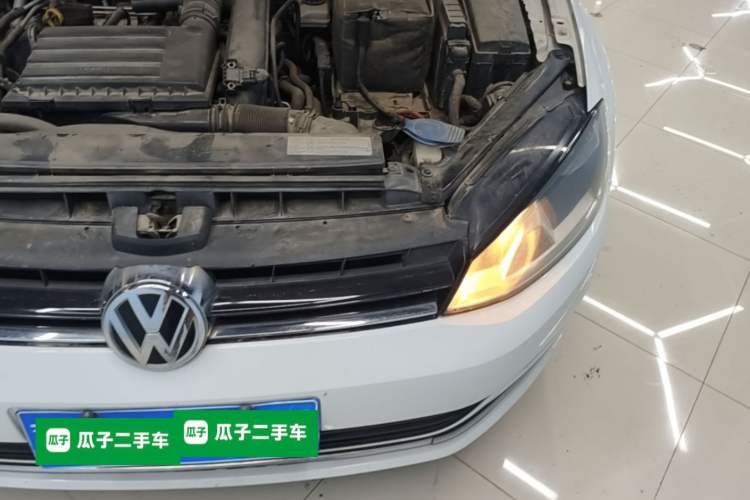 Used Volkswagen Golf 2014 1.4TSI Automatic Luxury Model Engine Bay Left