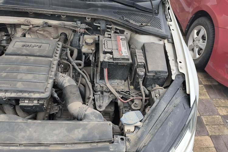 Used Volkswagen Golf 2014 1.6L Automatic Comfort Model Engine Bay Left