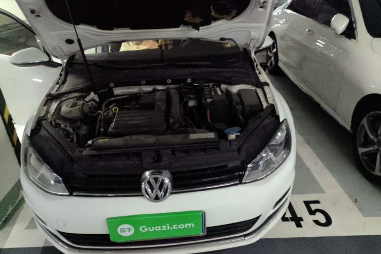 Used Volkswagen Golf 2014 1.4TSI Automatic Comfort Model Engine Bay Left