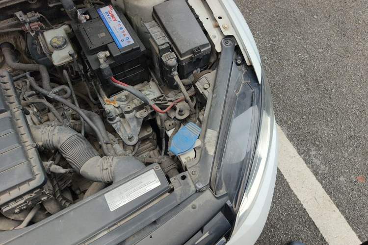 Used Volkswagen Golf 2014 1.6L Automatic Comfort Model Engine Bay Left