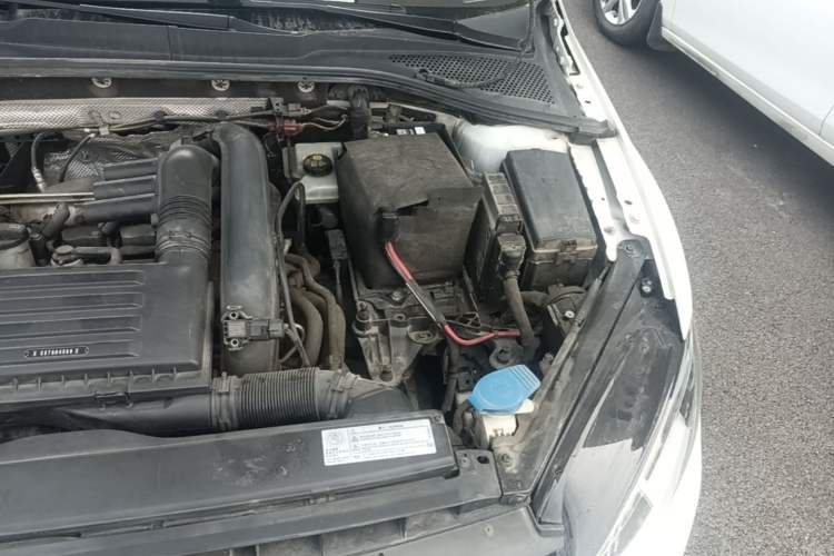 Used Volkswagen Golf 2014 1.4TSI Automatic Comfort Model Engine Bay Left
