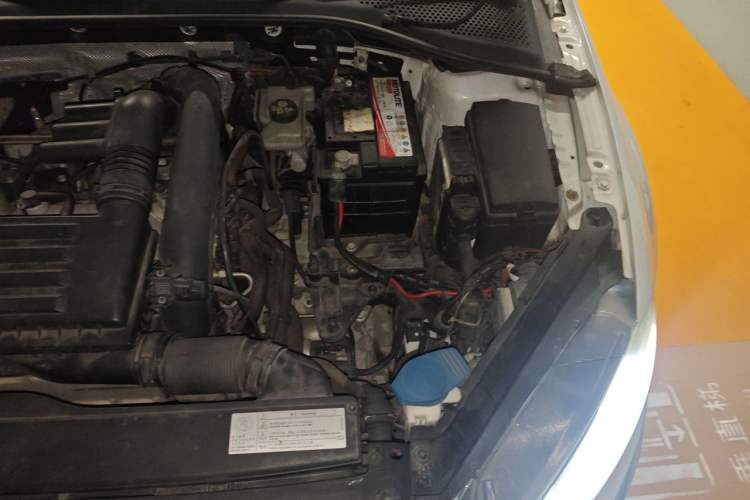 Used Volkswagen Golf 2014 1.4TSI Automatic Comfort Model Engine Bay Left