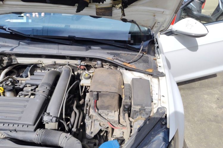 Used Volkswagen Golf 2014 1.4TSI Automatic Luxury Model Engine Bay Left