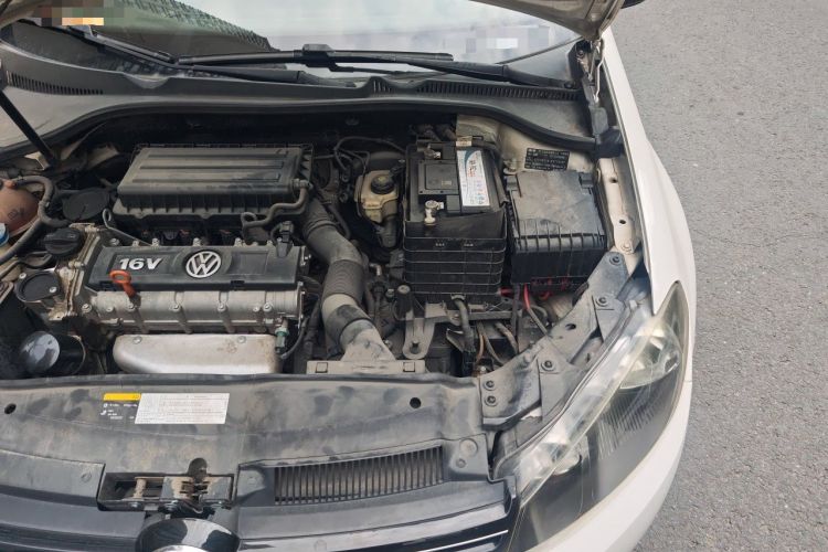 Used Volkswagen Golf 2014 1.6L Automatic Comfort Model Engine Bay Left