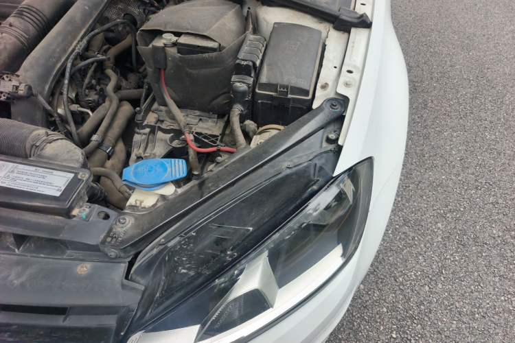 Used Volkswagen Golf 2014 1.4TSI Automatic Comfort Model Engine Bay Left