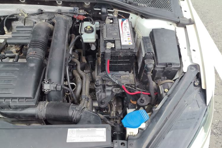 Used Volkswagen Golf 2014 1.4TSI Automatic Luxury Model Engine Bay Left