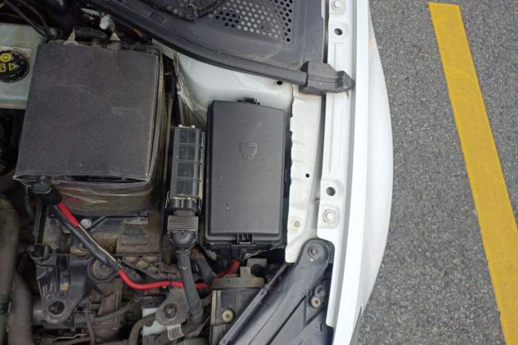 Used Volkswagen Golf 2014 1.4TSI Automatic Comfort Model Engine Bay Left