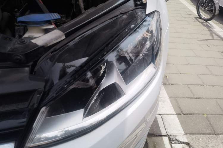 Used Volkswagen Golf 2014 1.6L Automatic Comfort Model Engine Bay Left