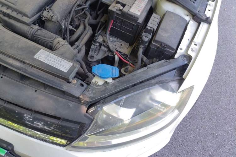 Used Volkswagen Golf 2014 1.4TSI Automatic Comfort Model Engine Bay Left