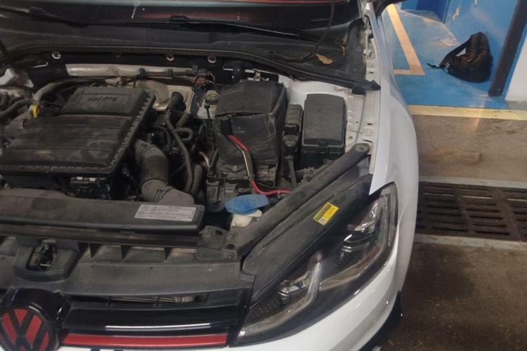 Used Volkswagen Golf 2014 1.6L Automatic Fashion Model Engine Bay Left