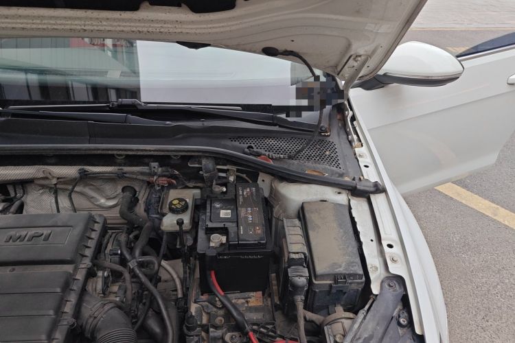 Used Volkswagen Golf 2014 1.6L Automatic Comfort Model Engine Bay Left