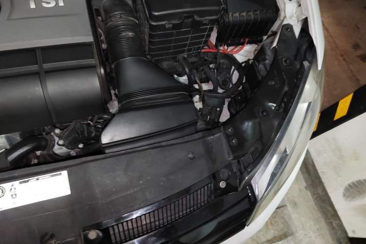 Used Volkswagen Golf 2014 2.0 TSI R Convertible Engine Bay Left