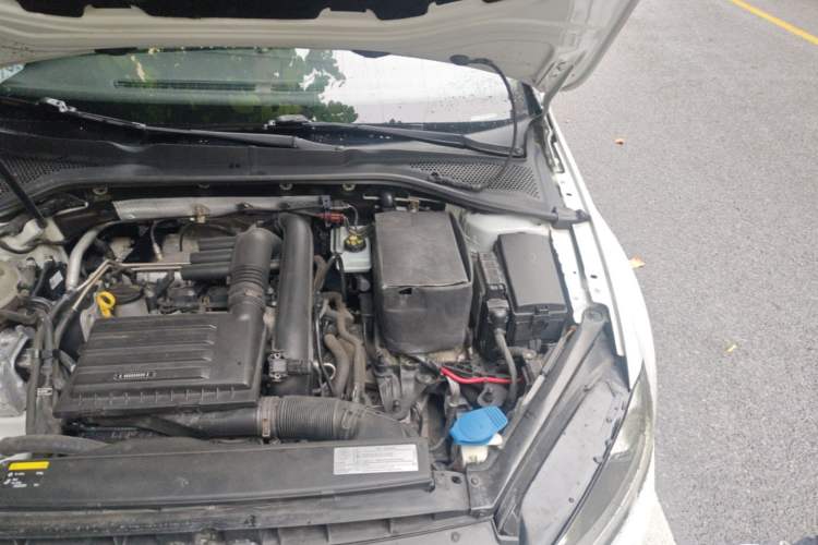 Used Volkswagen Golf 2014 1.4TSI Automatic Flagship Model Engine Bay Left