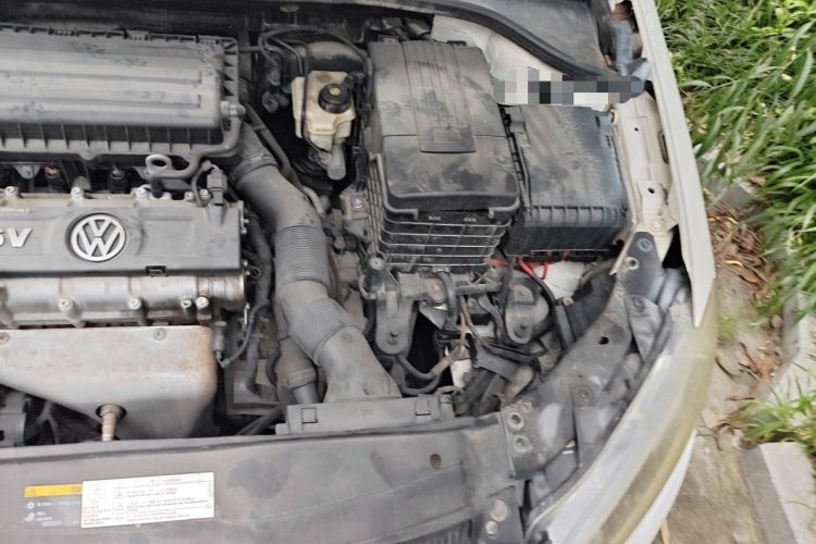 Used Volkswagen Golf 2014 1.6L Automatic Comfort Model Engine Bay Left