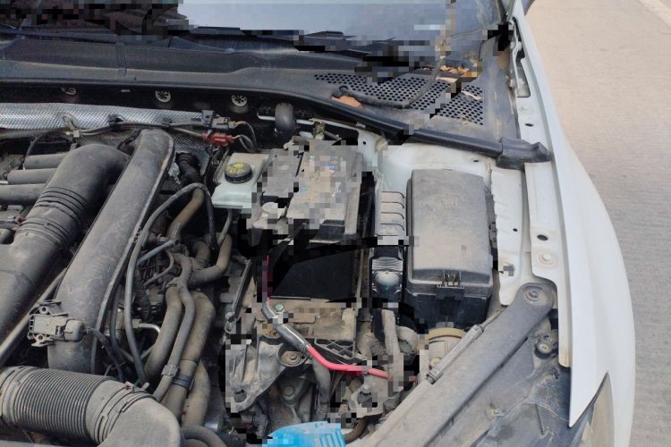 Used Volkswagen Golf 2014 1.4TSI Automatic Comfort Model Engine Bay Left