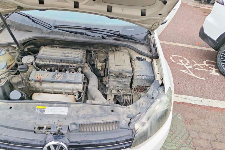 Used Volkswagen Golf 2014 1.6L Automatic Comfort Model Engine Bay Left