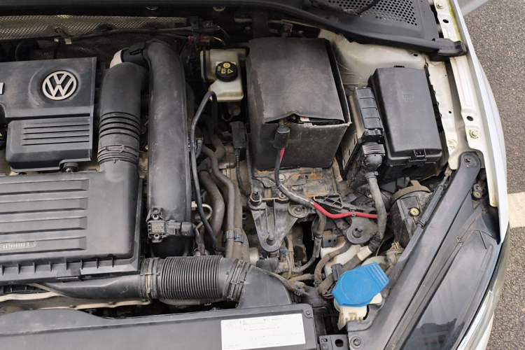 Used Volkswagen Golf 2014 1.4TSI Automatic Luxury Model Engine Bay Left
