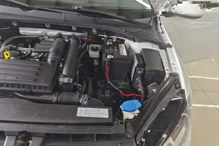 Used Volkswagen Golf 2014 1.4TSI Automatic Comfort Model Engine Bay Left