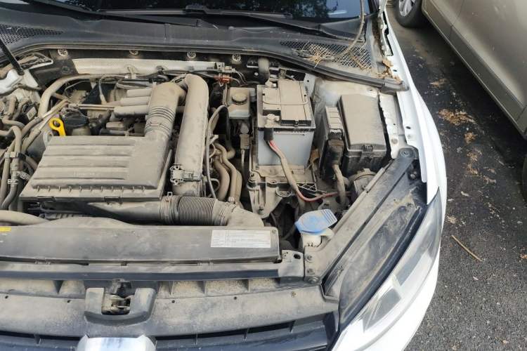 Used Volkswagen Golf 2014 1.4TSI Automatic Comfort Model Engine Bay Left