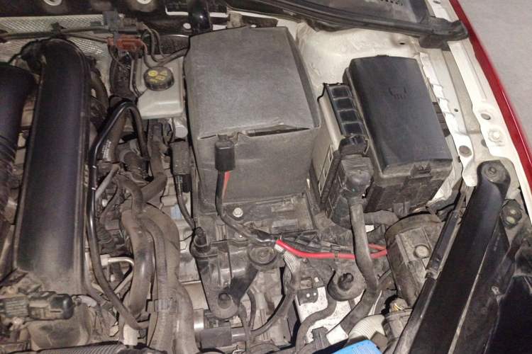 Used Volkswagen Golf 2014 1.4TSI Automatic Luxury Model Engine Bay Left