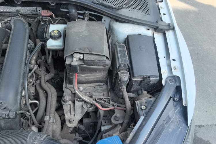 Used Volkswagen Golf 2014 1.4 TSI Manual Comfort Model Engine Bay Left