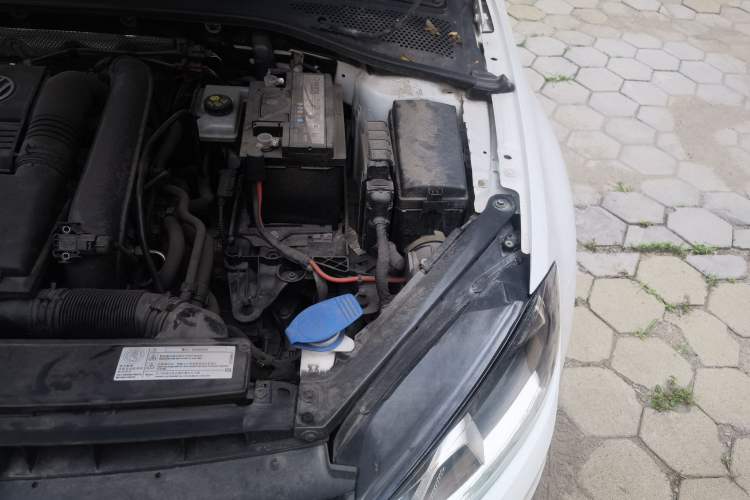 Used Volkswagen Golf 2014 1.4TSI Automatic Comfort Model Engine Bay Left