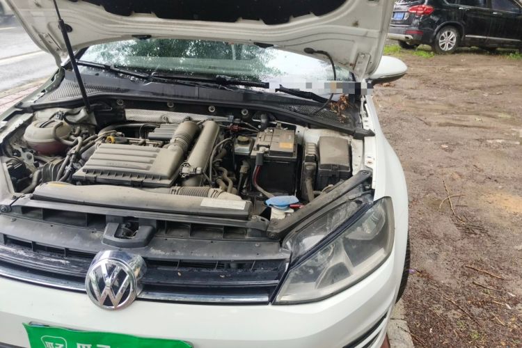 Used Volkswagen Golf 2014 1.4TSI Automatic Comfort Model Engine Bay Left