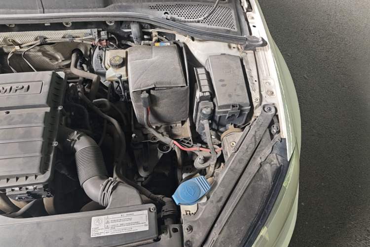 Used Volkswagen Golf 2014 1.6L Automatic Fashion Model Engine Bay Left