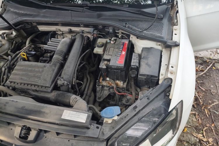 Used Volkswagen Golf 2014 1.4 TSI Manual Comfort Model Engine Bay Left