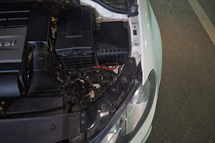 Used Volkswagen Golf 2014 2.0 TSI R Convertible Engine Bay Left