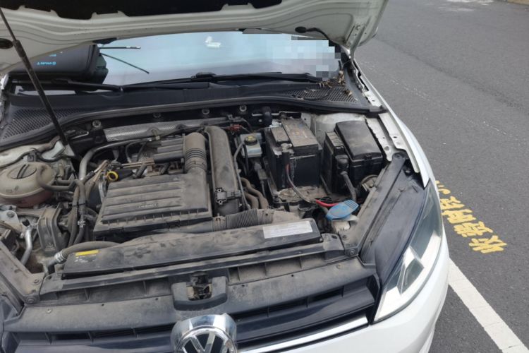 Used Volkswagen Golf 2014 1.4TSI Automatic Comfort Model Engine Bay Left