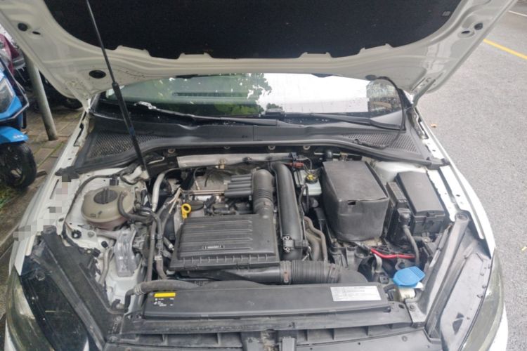 Used Volkswagen Golf 2014 1.4TSI Automatic Flagship Model Engine Bay