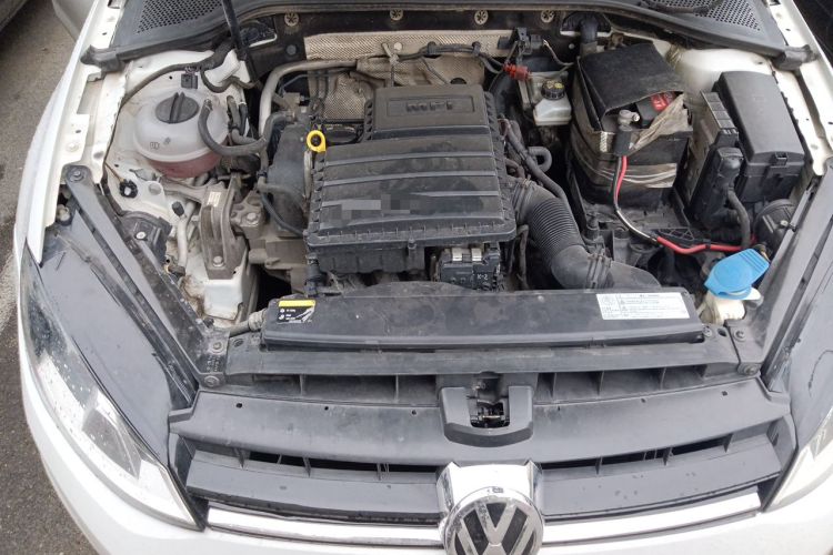 Used Volkswagen Golf 2014 1.6L Manual Fashion Edition Engine Bay