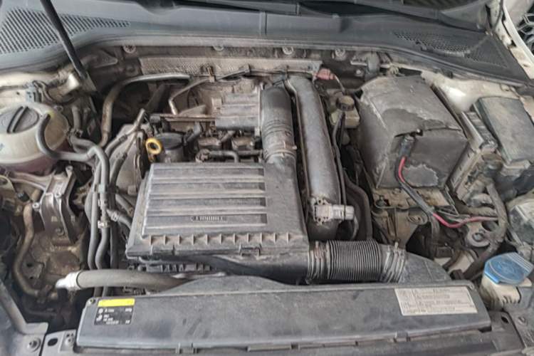 Used Volkswagen Golf 2014 1.4TSI Automatic Luxury Model Engine Bay