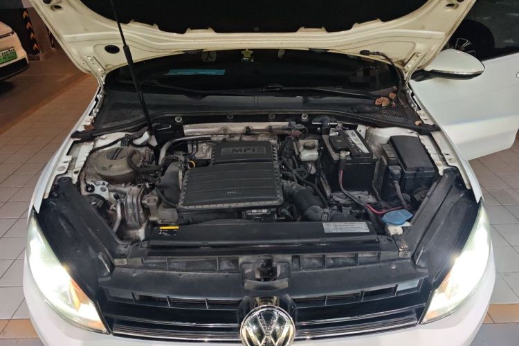 Used Volkswagen Golf 2014 1.6L Automatic Comfort Model Engine Bay