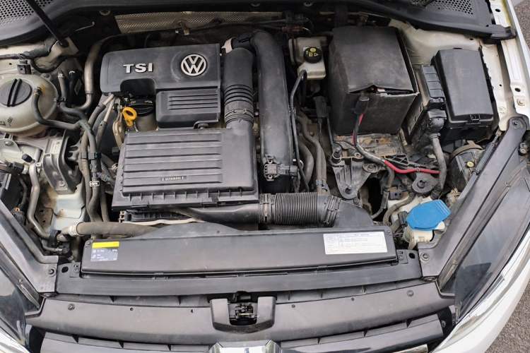Used Volkswagen Golf 2014 1.4TSI Automatic Luxury Model Engine Bay