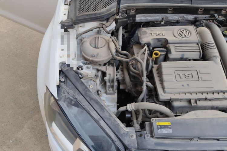 Used Volkswagen Golf 2014 1.4TSI Automatic Luxury Model Engine Bay Right