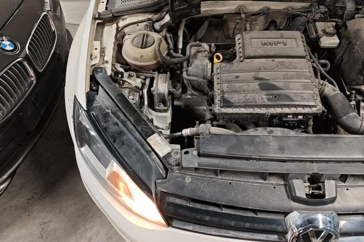 Used Volkswagen Golf 2014 1.6L Automatic Comfort Model Engine Bay Right