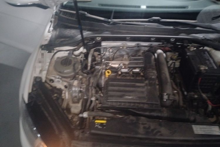 Used Volkswagen Golf 2014 1.4TSI Automatic Comfort Model Engine Bay Right