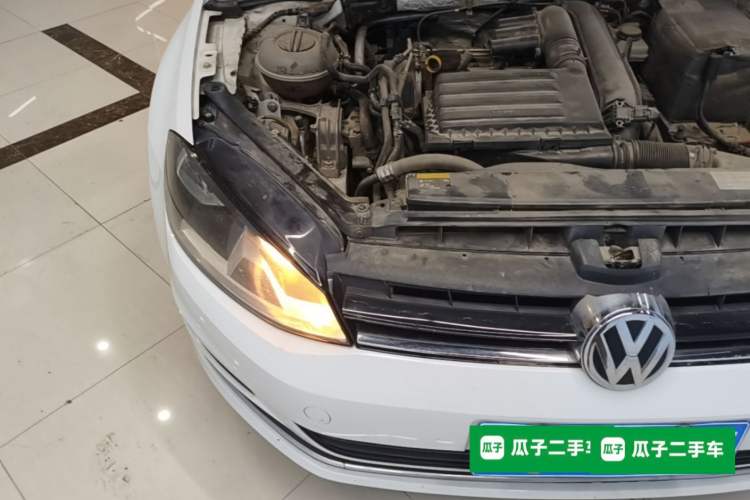 Used Volkswagen Golf 2014 1.4TSI Automatic Luxury Model Engine Bay Right