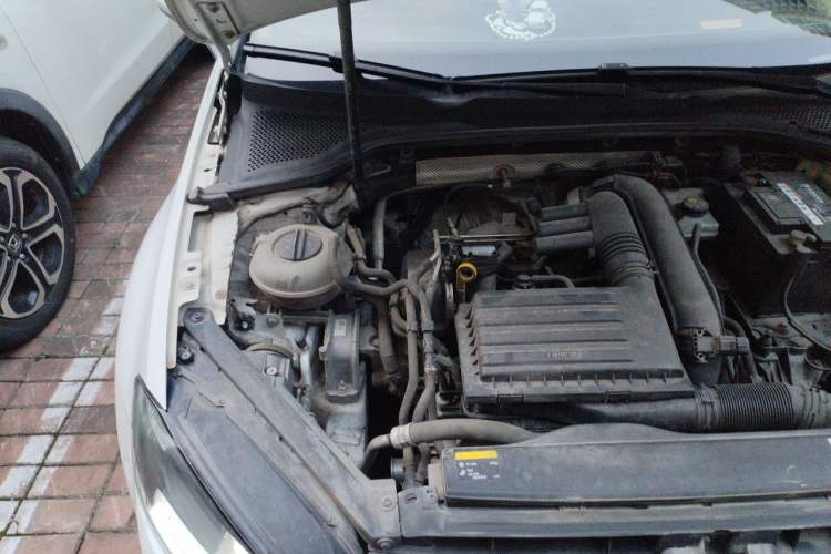 Used Volkswagen Golf 2014 1.4TSI Automatic Comfort Model Engine Bay Right