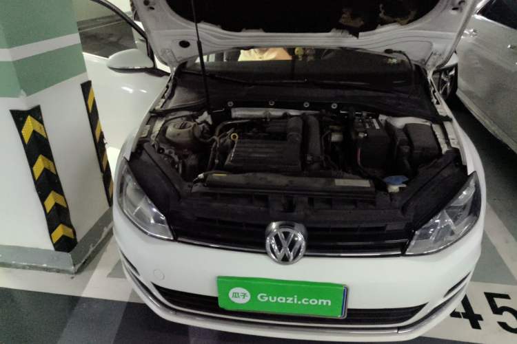 Used Volkswagen Golf 2014 1.4TSI Automatic Comfort Model Engine Bay Right