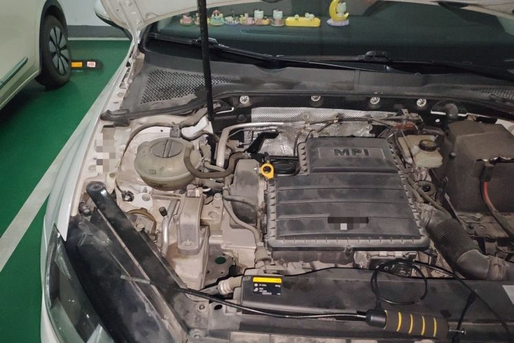 Used Volkswagen Golf 2014 1.6L Automatic Comfort Model Engine Bay Right