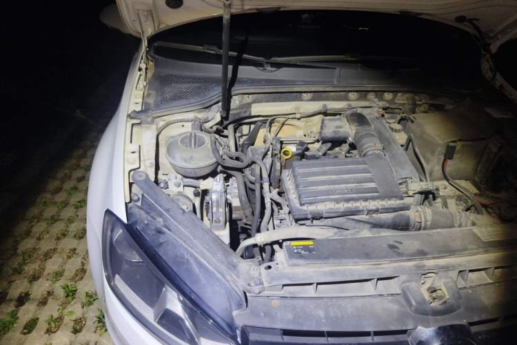 Used Volkswagen Golf 2014 1.4TSI Automatic Comfort Model Engine Bay Right