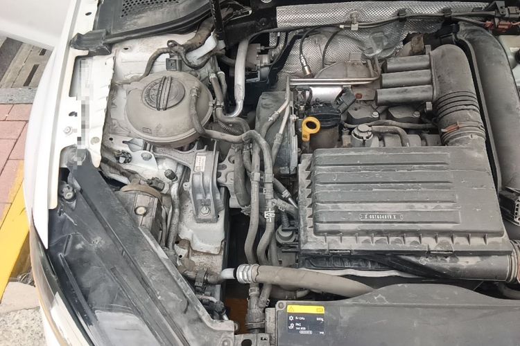 Used Volkswagen Golf 2014 1.4TSI Automatic Comfort Model Engine Bay Right