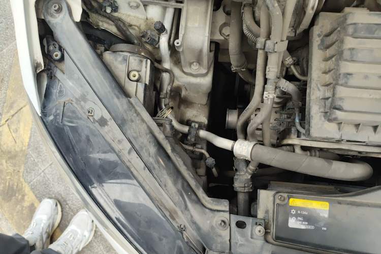 Used Volkswagen Golf 2014 1.4 TSI Manual Comfort Model Engine Bay Right