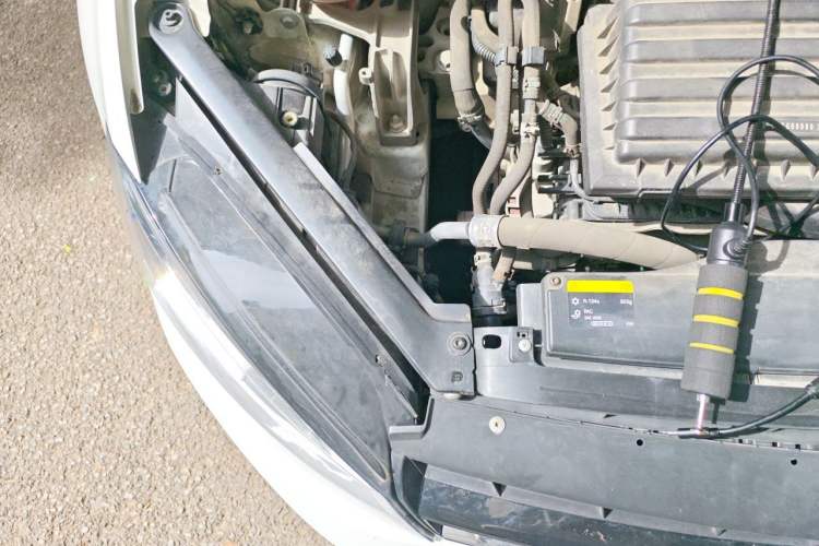 Used Volkswagen Golf 2014 1.4TSI Automatic Comfort Model Engine Bay Right