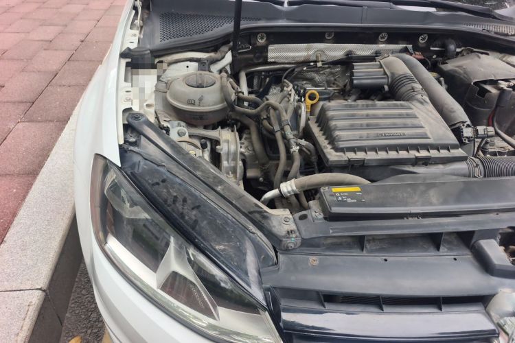 Used Volkswagen Golf 2014 1.4TSI Automatic Comfort Model Engine Bay Right