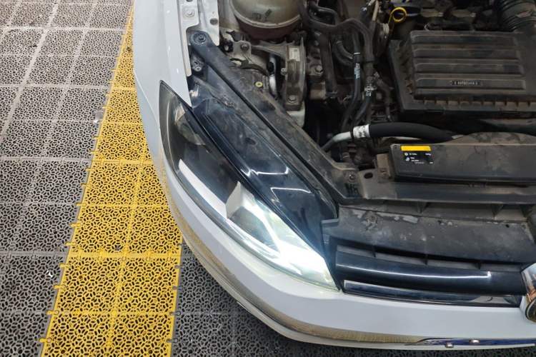 Used Volkswagen Golf 2014 1.4TSI Automatic Comfort Model Engine Bay Right